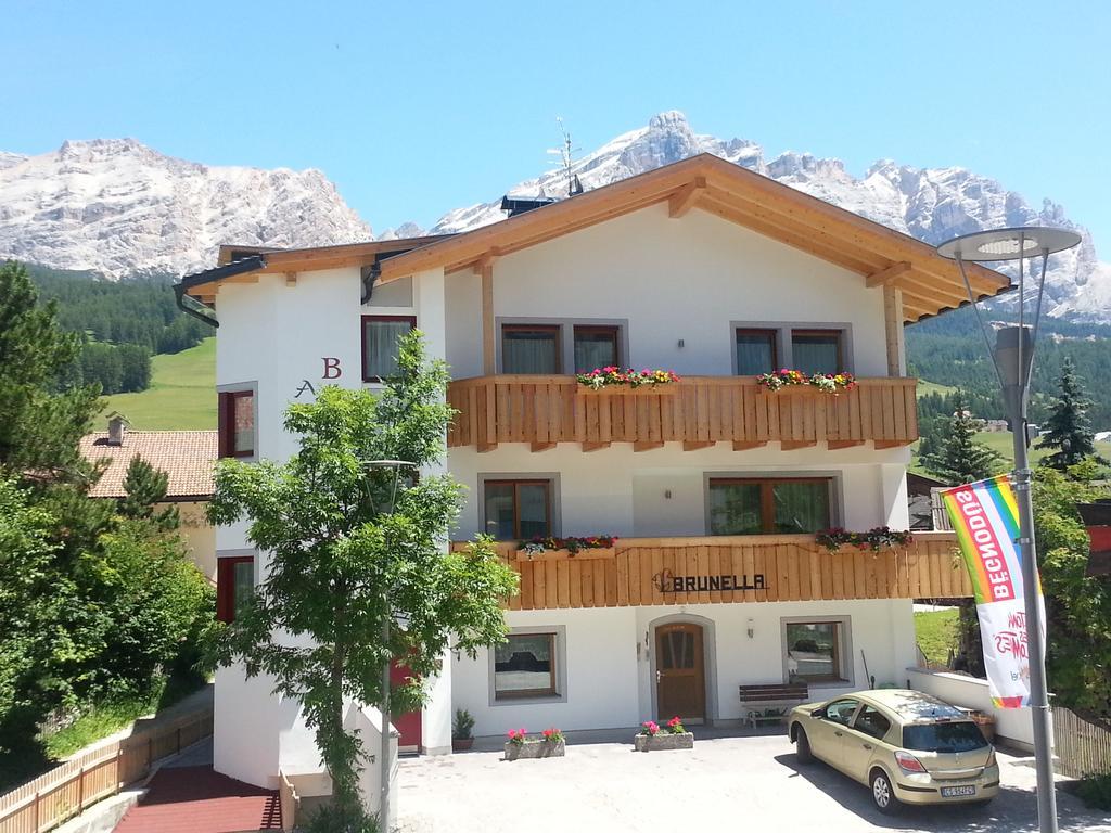 Apartments Brunella La Villa  Exteriör bild