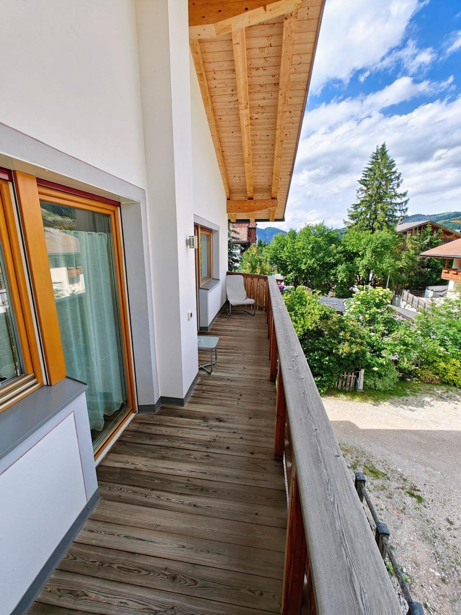 Apartments Brunella La Villa  Exteriör bild