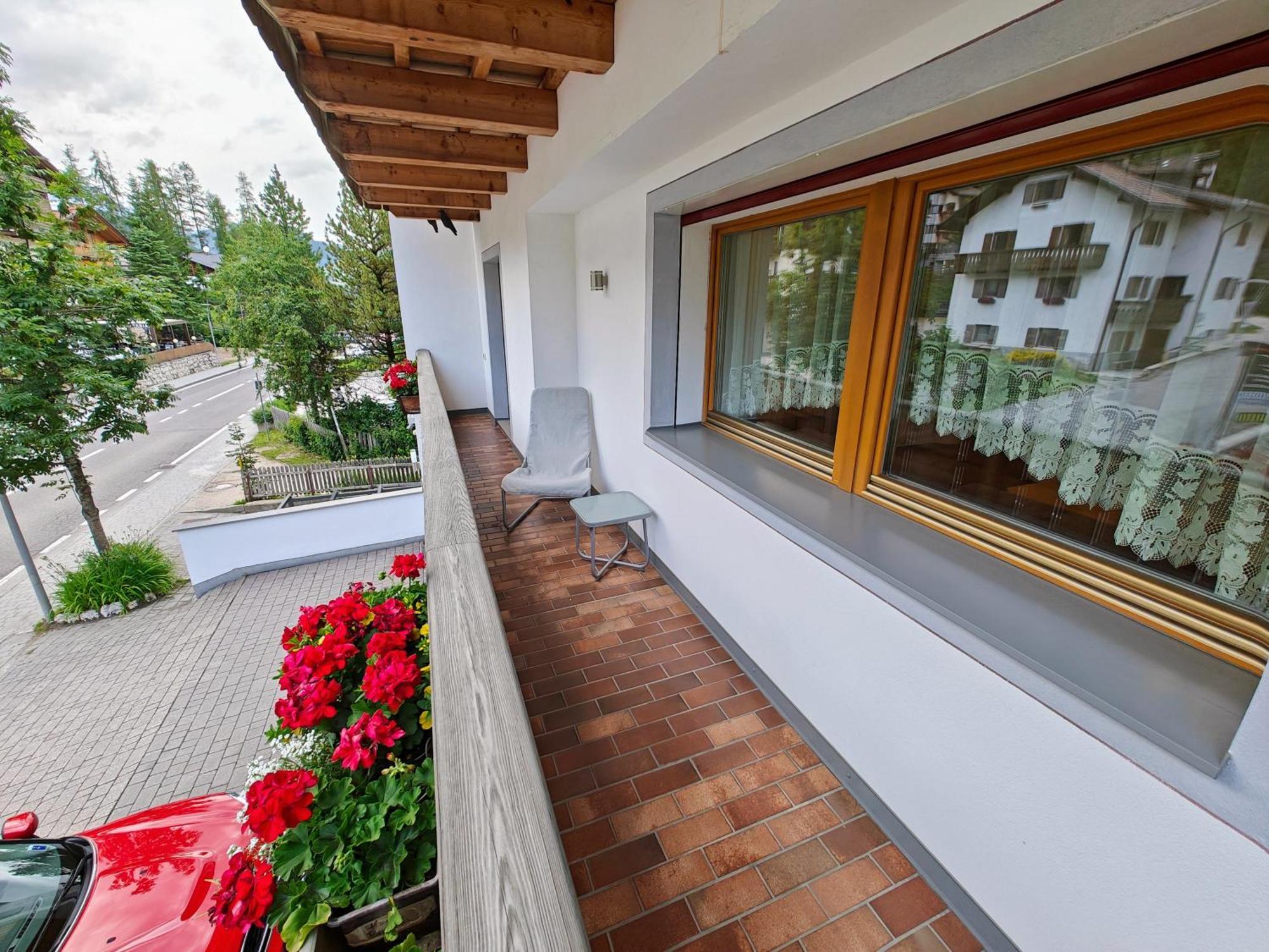 Apartments Brunella La Villa  Exteriör bild