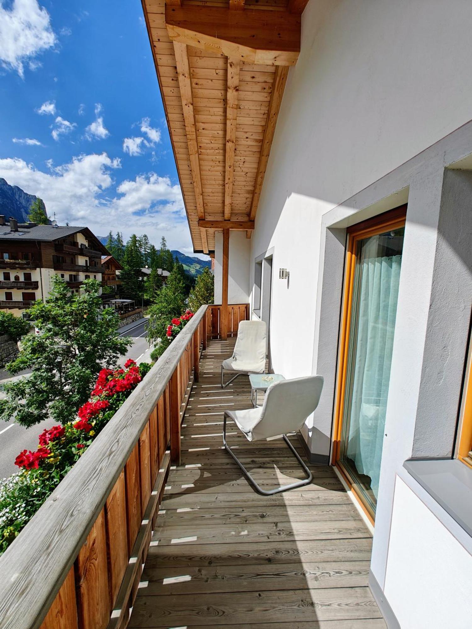 Apartments Brunella La Villa  Exteriör bild