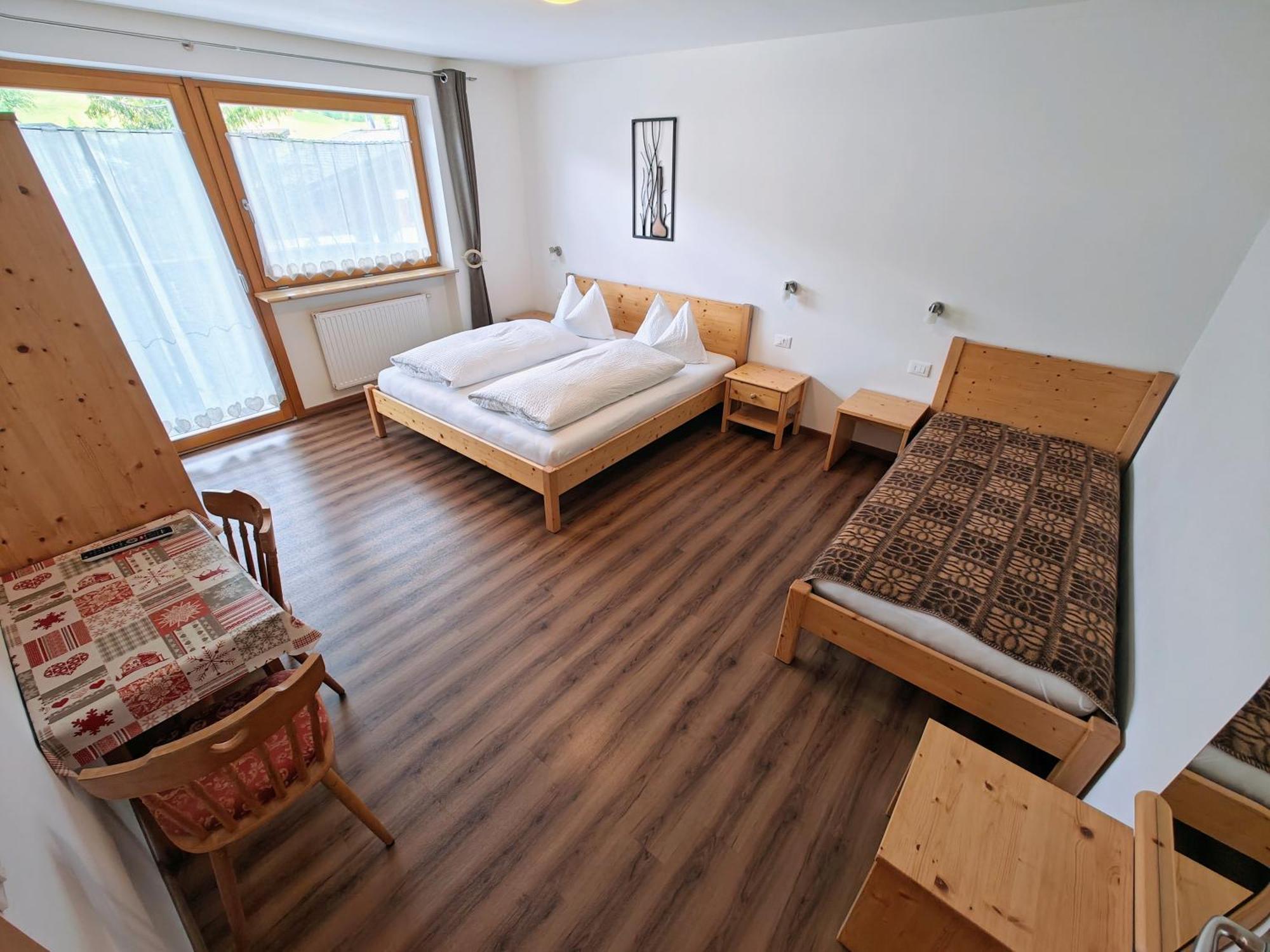 Apartments Brunella La Villa  Rum bild